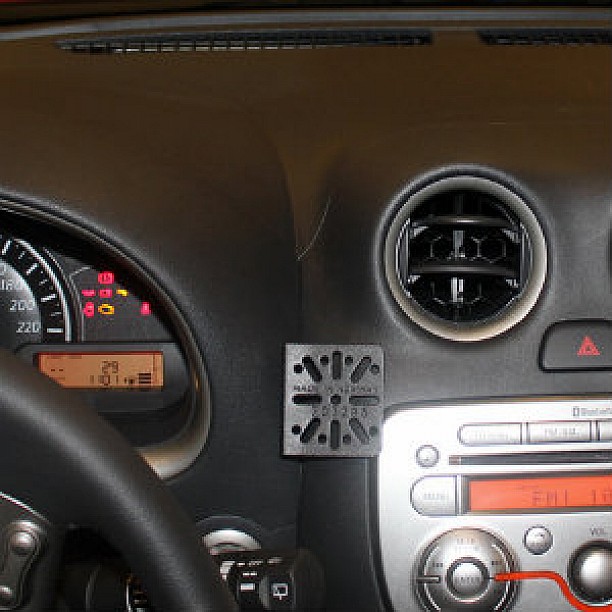 Houder - Dashmount Nissan Micra 2011-2014 LET OP: UITLOPEND ARTIKEL STERK IN PRIJS VERLAAGD!