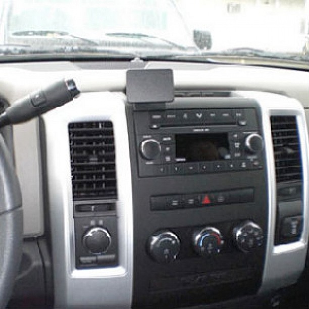 Houder - Brodit ProClip - Dodge Ram Chassis/ Laramie/ Outdoorsman 2009-2012 Center mount Houder - Brodit ProClip - Dodge Ram Chassis/ Laramie/ Outdoorsman 2009-2012 Center mount