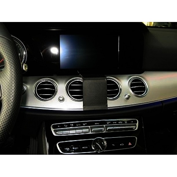 Houder - Brodit ProClip - Mercedes Benz E-Klasse Sedan/ Stationwagen 2017 Center mount versterkt Houder - Brodit ProClip - Mercedes Benz E-Klasse Sedan/ Stationwagen 2017 Center mount versterkt