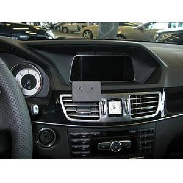 Houder - Brodit ProClip - Mercedes Benz E-Klasse Sedan/Stationwagen 2014-2016 Center mount Houder - Brodit ProClip - Mercedes Benz E-Klasse Sedan/Stationwagen 2014-2016 Center mount