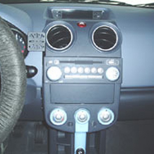 Houder - Dashmount Mitsubishi Colt 2004-2008 LET OP: UITLOPEND ARTIKEL STERK IN PRIJS VERLAAGD! Houder - Dashmount Mitsubishi Colt 2004-2008 LET OP: UITLOPEND ARTIKEL STERK IN PRIJS VERLAAGD!