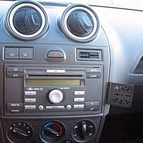Houder - Dashmount Ford Fiesta 2005-2008 LET OP: UITLOPEND ARTIKEL STERK IN PRIJS VERLAAGD!