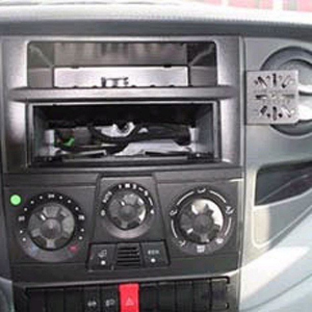 Houder - Dashmount Iveco Daily 2007-2014 LET OP: UITLOPEND ARTIKEL STERK IN PRIJS VERLAAGD! Houder - Dashmount Iveco Daily 2007-2014 LET OP: UITLOPEND ARTIKEL STERK IN PRIJS VERLAAGD!