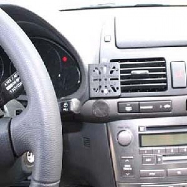 Houder - Dashmount Toyota Avensis 2006-2008 LET OP: UITLOPEND ARTIKEL STERK IN PRIJS VERLAAGD!