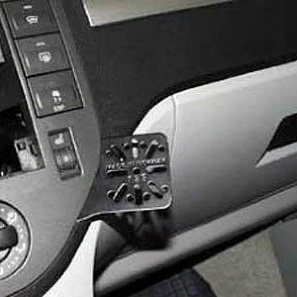 Houder - Dashmount Ford Focus / C-Max 2003-/ Ford Kuga LET OP: UITLOPEND ARTIKEL STERK IN PRIJS VERLAAGD! Houder - Dashmount Ford Focus / C-Max 2003-/ Ford Kuga LET OP: UITLOPEND ARTIKEL STERK IN PRIJS VERLAAGD!