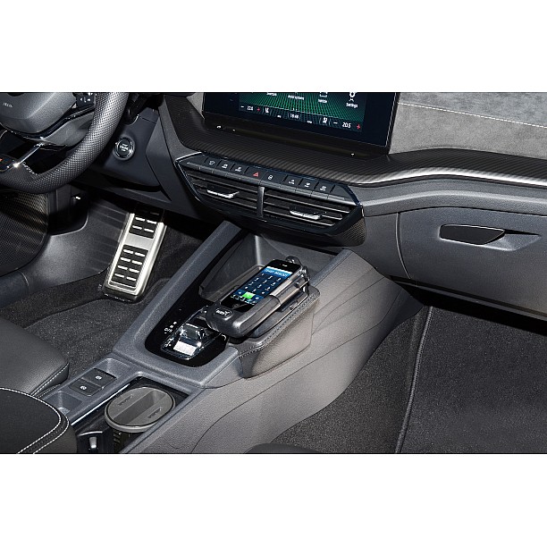 Houder - Kuda Skoda Octavia IV 2020-2022 Kleur : Zwart Houder - Kuda Skoda Octavia IV 2020-2022 Kleur : Zwart