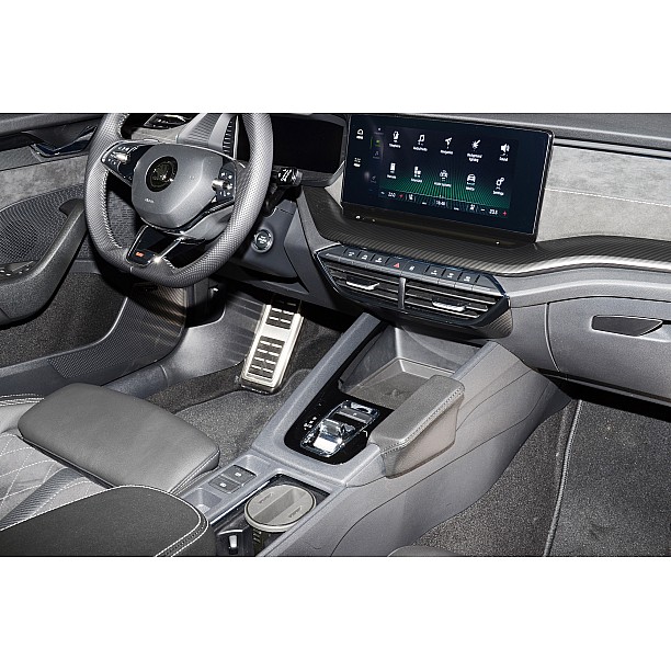 Houder - Kuda Skoda Octavia IV 2020-2022 Kleur : Zwart Houder - Kuda Skoda Octavia IV 2020-2022 Kleur : Zwart