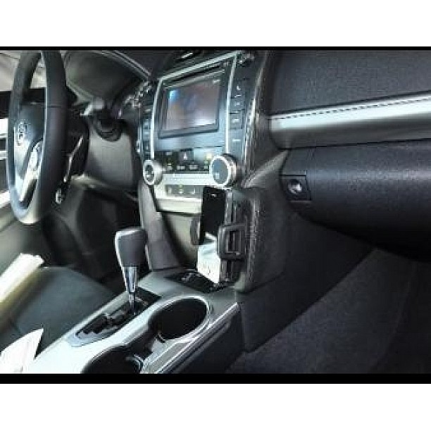 Houder - Kuda Toyota Camry + USA 2012-2014 Kleur: Zwart