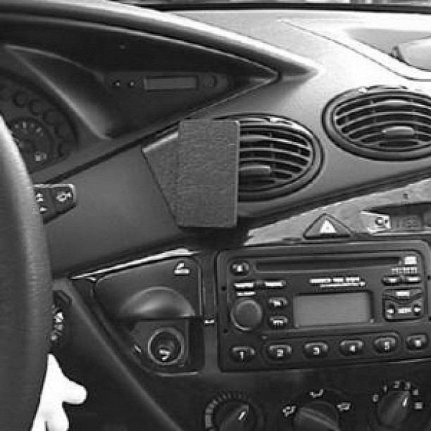 Houder - Brodit ProClip - Ford Focus 1999-2004 Center mount Houder - Brodit ProClip - Ford Focus 1999-2004 Center mount