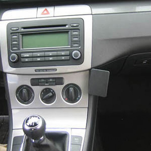 Houder - Brodit ProClip - Volkswagen Passat 2005-2014 / Alltrack 2012-2015/ CC 2009-2017 Angled mount Houder - Brodit ProClip - Volkswagen Passat 2005-2014 / Alltrack 2012-2015/ CC 2009-2017 Angled mount