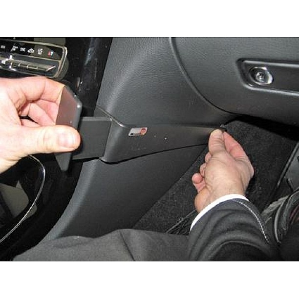 Houder - Brodit ProClip - Mercedes Benz C-Klasse (180-320) 2014-2021 Angled mount Houder - Brodit ProClip - Mercedes Benz C-Klasse (180-320) 2014-2021 Angled mount