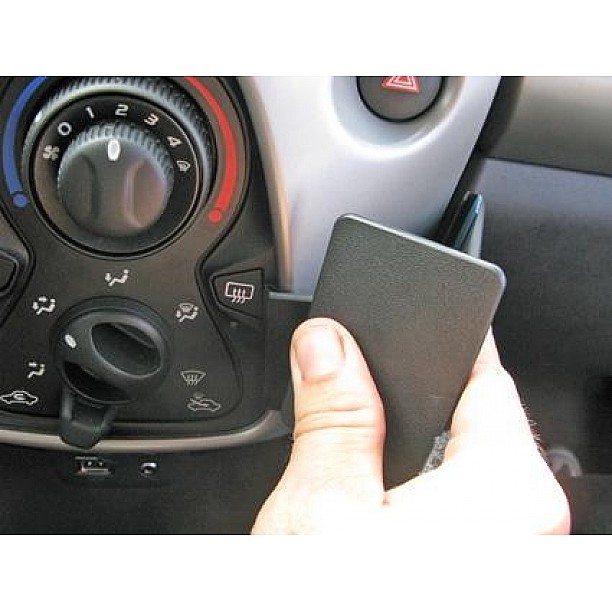Houder - Brodit ProClip - Citroën C1 - Peugeot 108 - Toyota Aygo 2014-> Angled mount Houder - Brodit ProClip - Citroën C1 - Peugeot 108 - Toyota Aygo 2014-> Angled mount