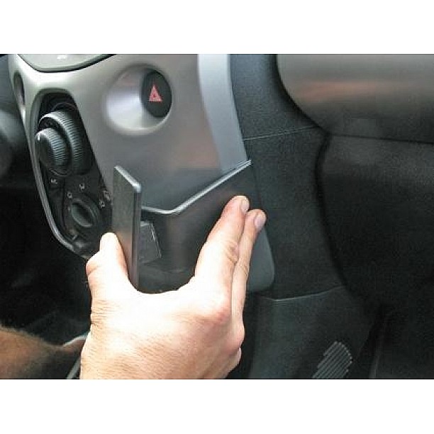Houder - Brodit ProClip - Citroën C1 - Peugeot 108 - Toyota Aygo 2014-> Angled mount Houder - Brodit ProClip - Citroën C1 - Peugeot 108 - Toyota Aygo 2014-> Angled mount