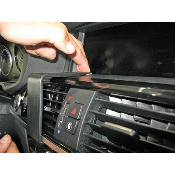 ProClip - BMW X3 2015-2017 / X4 2015-2018 Center mount ProClip - BMW X3 2015-2017 / X4 2015-2018 Center mount