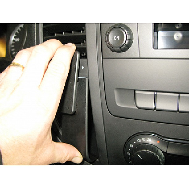 Houder - Brodit ProClip - Mercedes Benz Vito 2015-2023 Center mount ( handgeschakeld) Houder - Brodit ProClip - Mercedes Benz Vito 2015-2023 Center mount ( handgeschakeld)