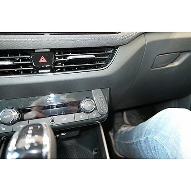 Houder - Brodit ProClip - Skoda Fabia 2022-> Center mount Houder - Brodit ProClip - Skoda Fabia 2022-> Center mount