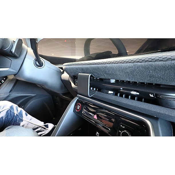 Houder - Brodit Proclip Audi Q5 2025-2025 (Center mount) Houder - Brodit Proclip Audi Q5 2025-2025 (Center mount)