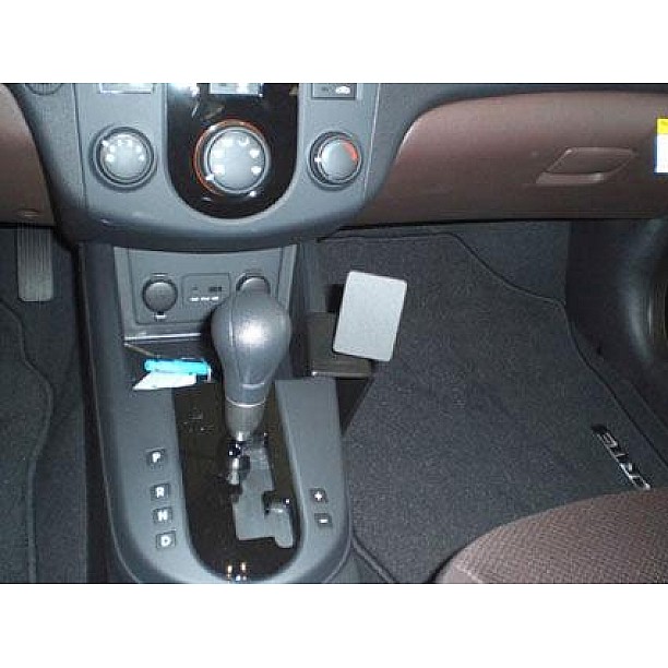 Houder - Brodit ProClip - Kia Cerato 2010-2011 Console mount Houder - Brodit ProClip - Kia Cerato 2010-2011 Console mount