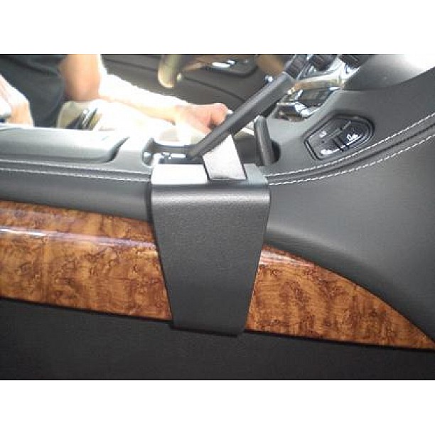 Houder - Brodit ProClip - Chevrolet Tahoe/ Suburban 2015-2020 Console mount, Right Houder - Brodit ProClip - Chevrolet Tahoe/ Suburban 2015-2020 Console mount, Right
