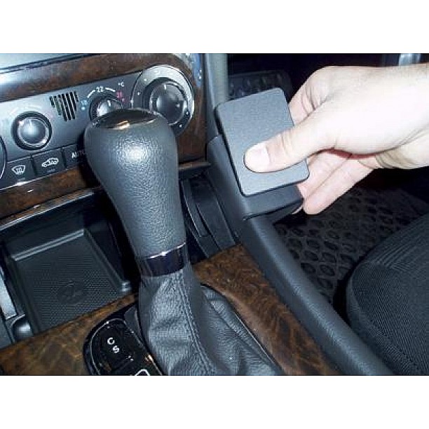 Houder - Brodit ProClip - Mercedes Benz C-Klasse 2000-2006 / CLC-Klasse 2009-2011 Angled mount, Laag