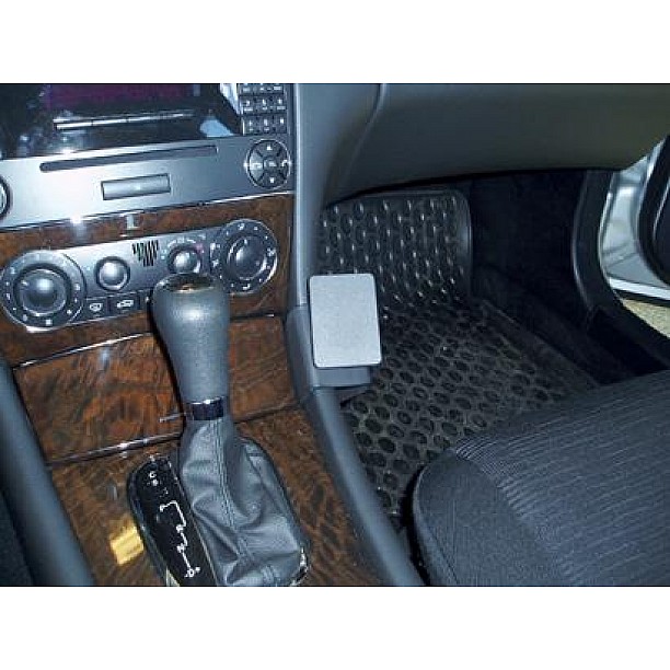 Houder - Brodit ProClip - Mercedes Benz C-Klasse 2000-2006 / CLC-Klasse 2009-2011 Angled mount, Laag Houder - Brodit ProClip - Mercedes Benz C-Klasse 2000-2006 / CLC-Klasse 2009-2011 Angled mount, Laag