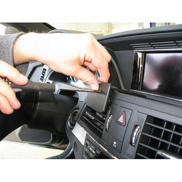 Houder - Brodit ProClip - Mercedes Benz E-Klasse Convertible/ Coupé 2010-2014 Center mount Houder - Brodit ProClip - Mercedes Benz E-Klasse Convertible/ Coupé 2010-2014 Center mount