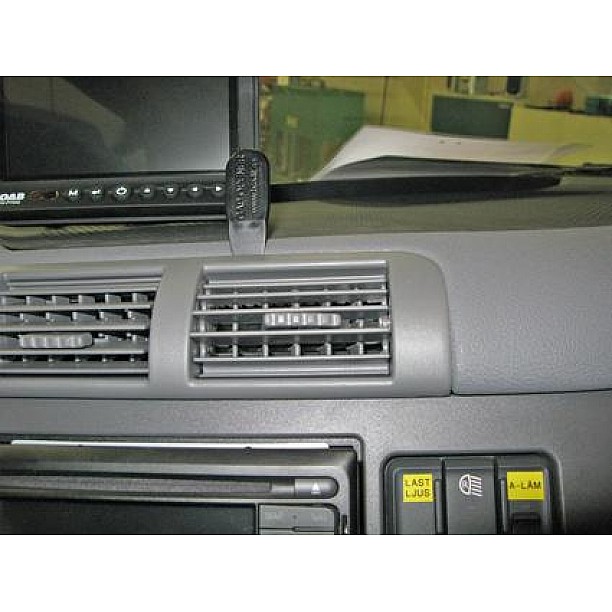 Houder - Brodit ProClip - DAF CF - TATRA Phoenix Euro 6 2014-2024 Center mount Houder - Brodit ProClip - DAF CF - TATRA Phoenix Euro 6 2014-2024 Center mount