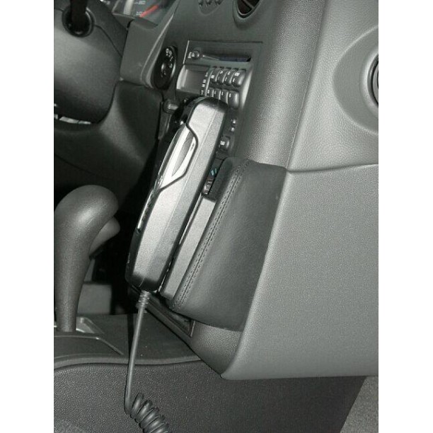 Houder - Kuda Pontiac Grand Prix 2003-2010 Kleur: Zwart Houder - Kuda Pontiac Grand Prix 2003-2010 Kleur: Zwart