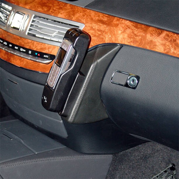 Houder - Kuda Mercedes Benz S-Klasse (W221) 10/2005-12/2013 Kleur: Zwart