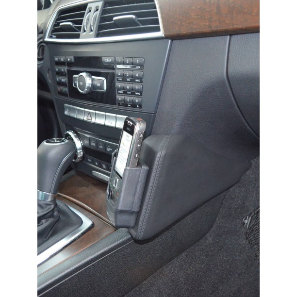 Houder - Kuda Mercedes Benz C-Klasse (W204) 04/2010-2014 Kleur: Zwart Houder - Kuda Mercedes Benz C-Klasse (W204) 04/2010-2014 Kleur: Zwart