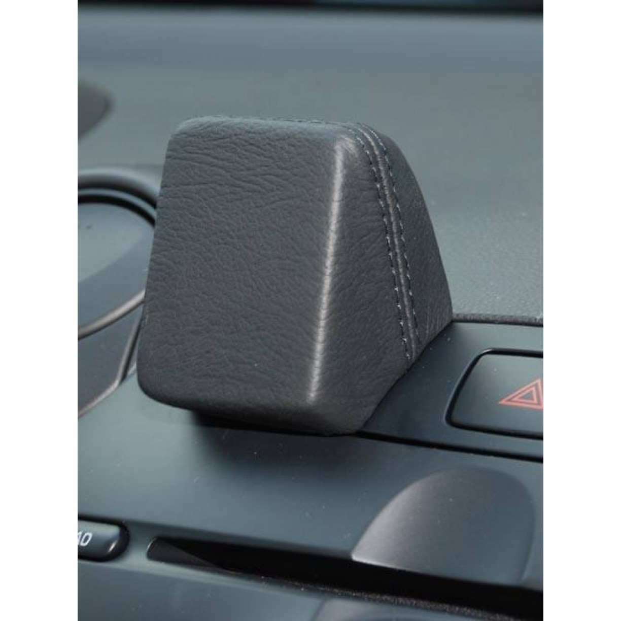 kuda-houder-voor-mazda-2-2008-2010-audio4cars