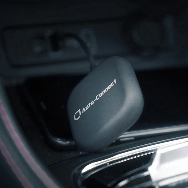 Wireless CarPlay adapter Wireless CarPlay adapter