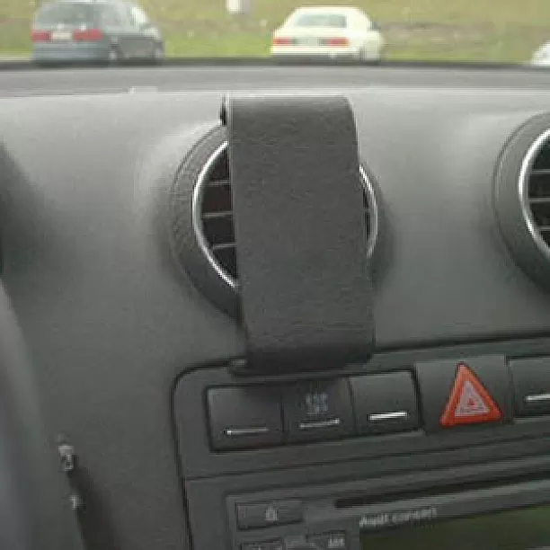 Houder - Brodit ProClip - Audi A3 2003-2006/ S3 2003-2007 Center mount Houder - Brodit ProClip - Audi A3 2003-2006/ S3 2003-2007 Center mount