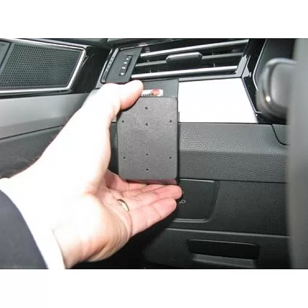Houder - Brodit ProClip - Volkswagen Passat 2015-2023 / Passat Alltrack 2016-2023 / Arteon 2017-> Left mount Houder - Brodit ProClip - Volkswagen Passat 2015-2023 / Passat Alltrack 2016-2023 / Arteon 2017-> Left mount