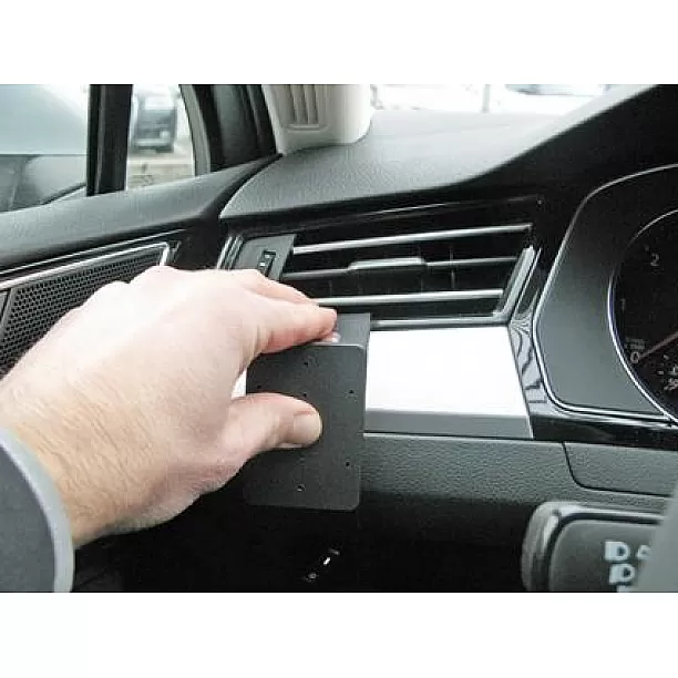 Houder - Brodit ProClip - Volkswagen Passat 2015-2023 / Passat Alltrack 2016-2023 / Arteon 2017-> Left mount Houder - Brodit ProClip - Volkswagen Passat 2015-2023 / Passat Alltrack 2016-2023 / Arteon 2017-> Left mount