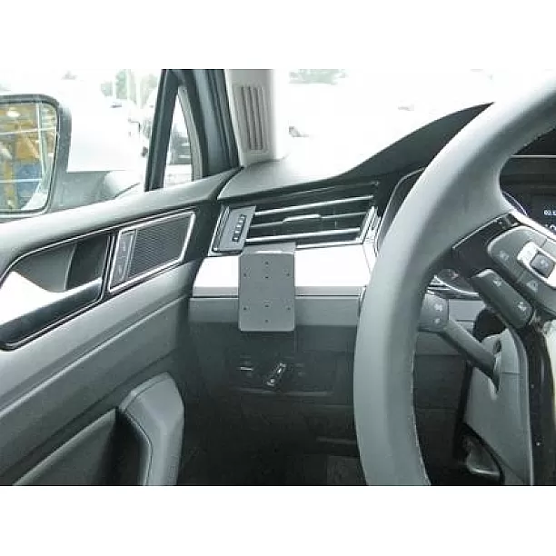 Houder - Brodit ProClip - Volkswagen Passat 2015-2023 / Passat Alltrack 2016-2023 / Arteon 2017-> Left mount Houder - Brodit ProClip - Volkswagen Passat 2015-2023 / Passat Alltrack 2016-2023 / Arteon 2017-> Left mount