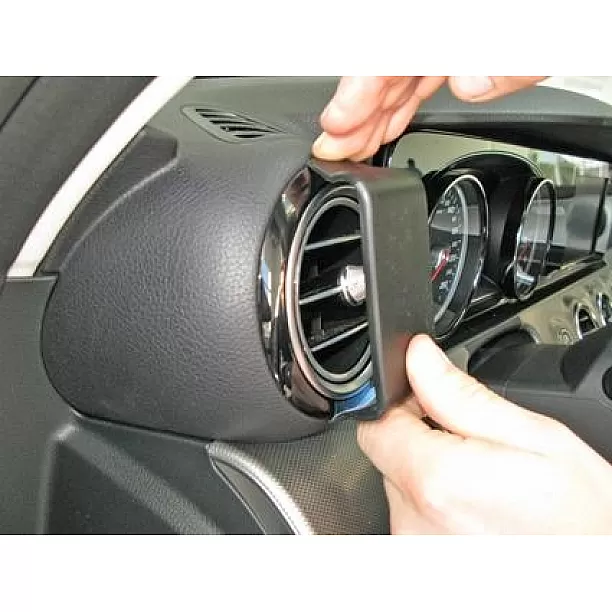 Houder - Brodit ProClip - Mercedes Benz E-Klasse Sedan Stationwagen 2017-2023 Left mount Houder - Brodit ProClip - Mercedes Benz E-Klasse Sedan Stationwagen 2017-2023 Left mount