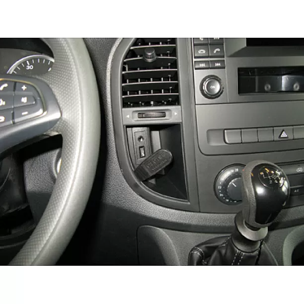 Houder - Brodit ProClip - Mercedes Benz Vito 2015-2023 Center mount ( handgeschakeld) Houder - Brodit ProClip - Mercedes Benz Vito 2015-2023 Center mount ( handgeschakeld)