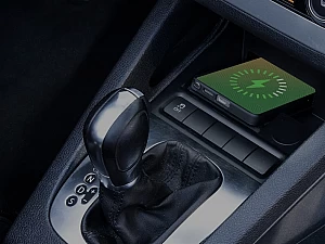 Inbay draadloze opladers – Onzichtbaar, stijlvol en geschikt voor elke auto