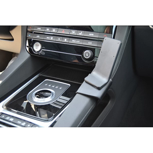 Houder - Brodit ProClip - Jaguar F-PACE 2017-2020 Console mount (NOT For models with a leather trim) Houder - Brodit ProClip - Jaguar F-PACE 2017-2020 Console mount (NOT For models with a leather trim)