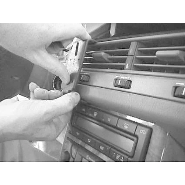 Houder - Brodit ProClip - Mercedes Benz SL-Klasse 1989-2002 Center mount Houder - Brodit ProClip - Mercedes Benz SL-Klasse 1989-2002 Center mount