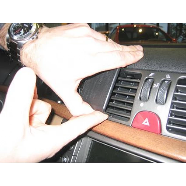 Houder - Brodit ProClip - Lancia Thesis 2002-2009 Center mount Houder - Brodit ProClip - Lancia Thesis 2002-2009 Center mount