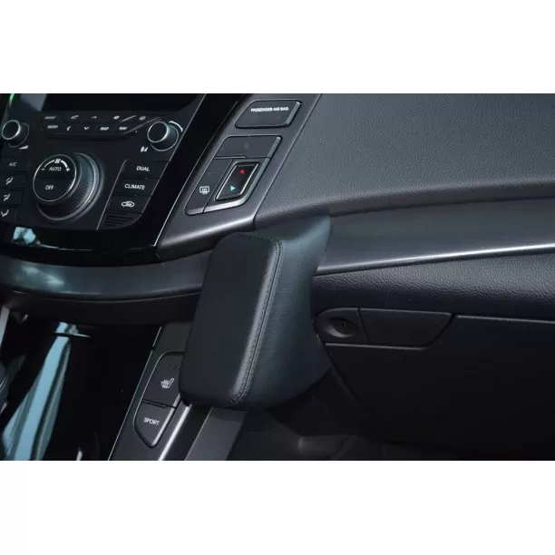 Houder - Kuda Hyundai i40 10/2011-2019 Kleur: Zwart Houder - Kuda Hyundai i40 10/2011-2019 Kleur: Zwart