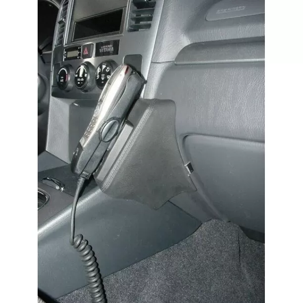 Houder - Kuda Suzuki Grand Vitara 02/2003-09/2005 Kleur: Zwart Houder - Kuda Suzuki Grand Vitara 02/2003-09/2005 Kleur: Zwart