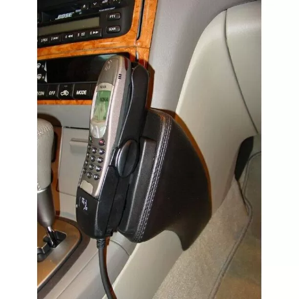 Houder - Kuda Infiniti I35 2002-2005 Kleur: Zwart Houder - Kuda Infiniti I35 2002-2005 Kleur: Zwart