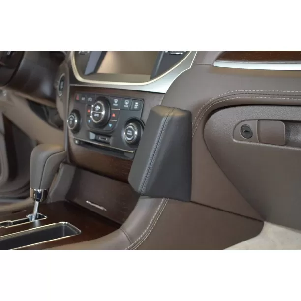 Houder - Kuda Lancia Thema 10/2011-2015 Kleur: Zwart Houder - Kuda Lancia Thema 10/2011-2015 Kleur: Zwart