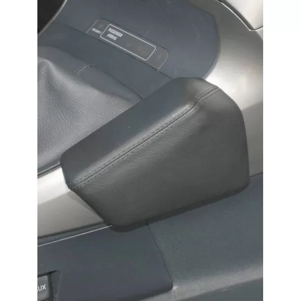 Houder - Kuda Toyota Verso 04/2009-2019 Kleur: Zwart Houder - Kuda Toyota Verso 04/2009-2019 Kleur: Zwart