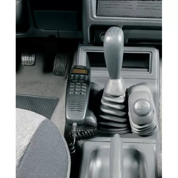 Houder - Kuda Mitsubishi L200 1996-11/2002 Kleur: Zwart Houder - Kuda Mitsubishi L200 1996-11/2002 Kleur: Zwart