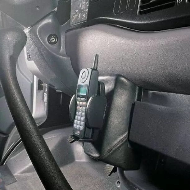 Houder - Kuda Mercedes Benz Sprinter 1996-2000 Kleur: Zwart Houder - Kuda Mercedes Benz Sprinter 1996-2000 Kleur: Zwart