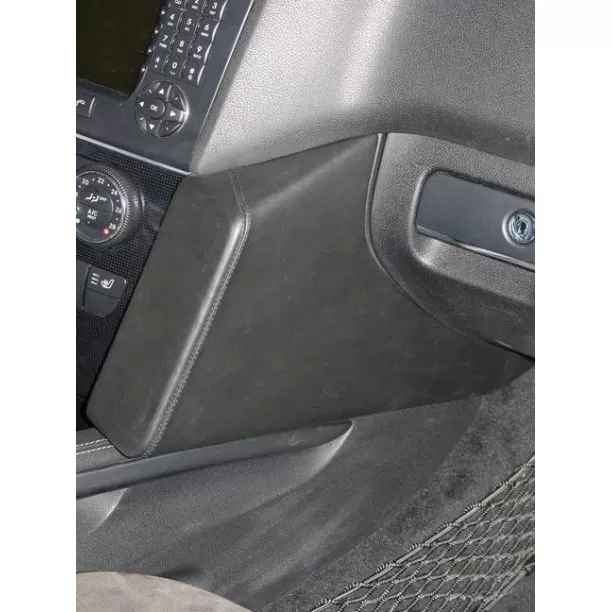 Houder - Kuda Mercedes Benz GL-Klasse 09/2006-12/2012 Kleur: Zwart Houder - Kuda Mercedes Benz GL-Klasse 09/2006-12/2012 Kleur: Zwart